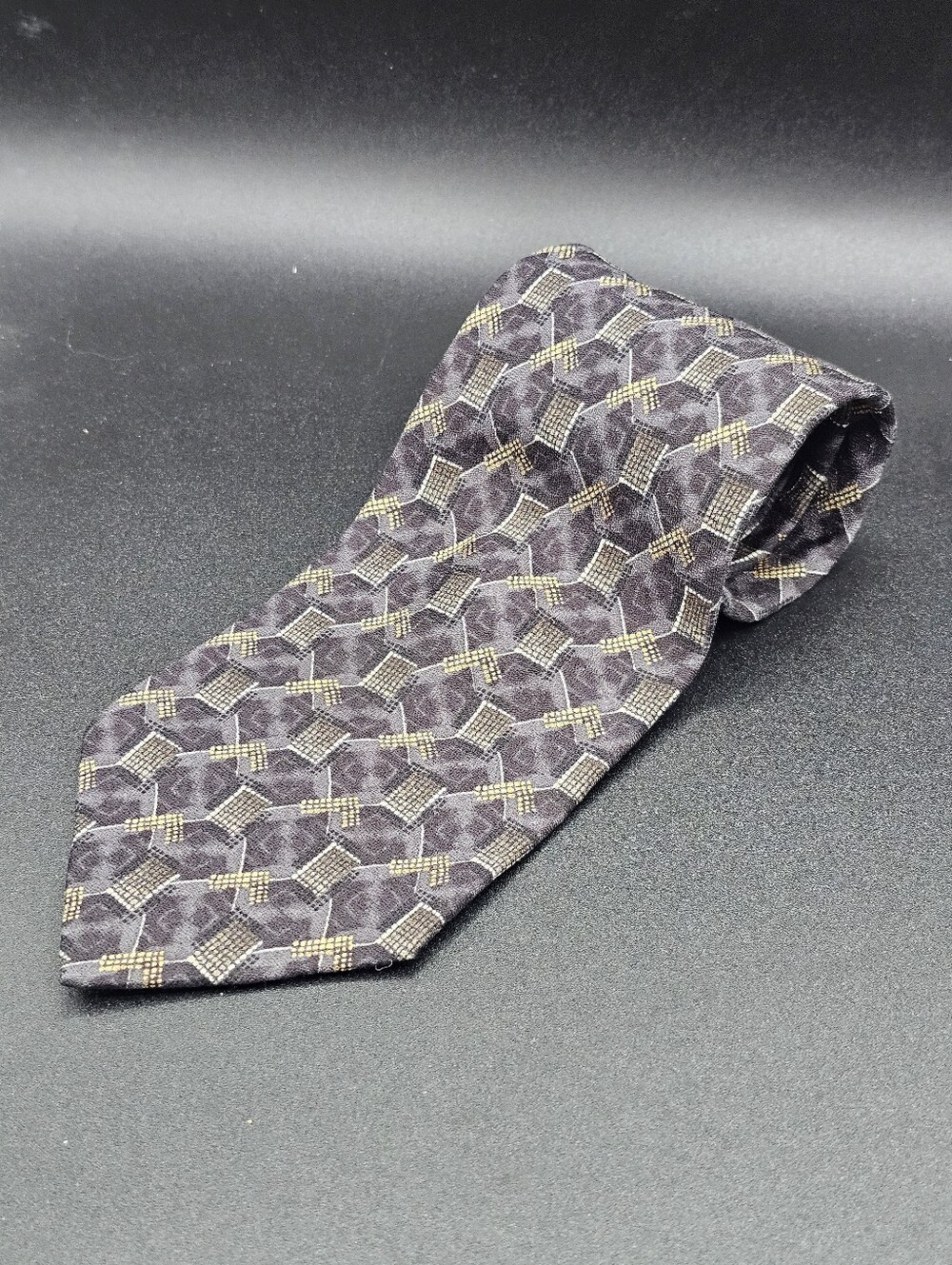 Henry Grethel Men's Charcoal Gray Gold Geometric Pattern Silk Necktie Made in US
